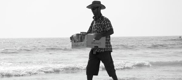 Contratos de temporada de verano en España - Sputnik Mundo