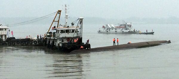Naufragio del barco Estrella del Oriente en China - Sputnik Mundo