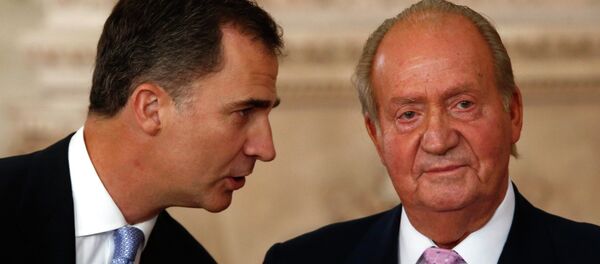 Rey Felipe VI y su padre Juan Carlos I - Sputnik Mundo