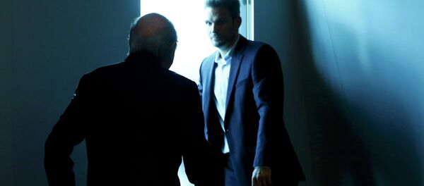 Joseph Blatter, presidente de la FIFA (izda.) - Sputnik Mundo