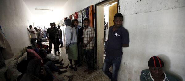 Mogherini discute operación de migración con cancilleres de Gran Bretaña, Italia y Libia - Sputnik Mundo