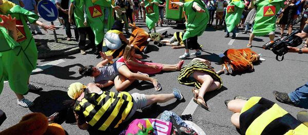 Activistas protestan contra pesticidas de Monsanto - Sputnik Mundo