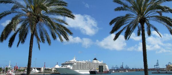 Crucero The World en el puerto de Las Palmas de Gran Canaria Crucero The World en el puerto de Las Palmas de Gran Canaria - Sputnik Mundo
