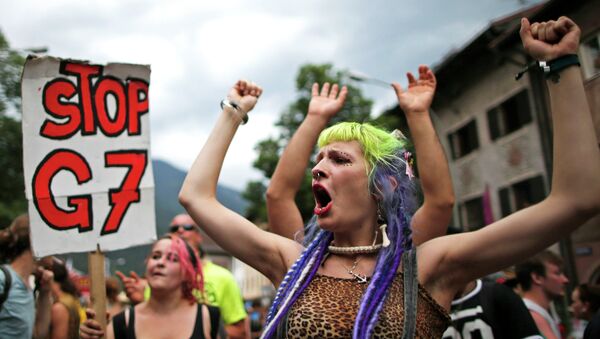 Manifestantes contra la celebración de la cumbre del G7 en Garmisch-Partenkirchen - Sputnik Mundo