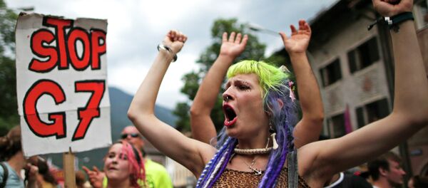 Manifestantes contra la celebración de la cumbre del G7 en Garmisch-Partenkirchen - Sputnik Mundo