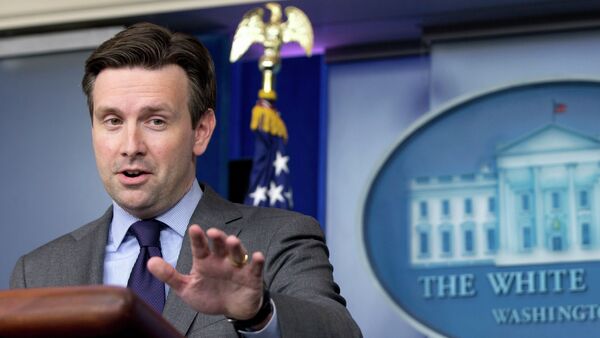 Josh Earnest, portavoz de la Casa Blanca - Sputnik Mundo