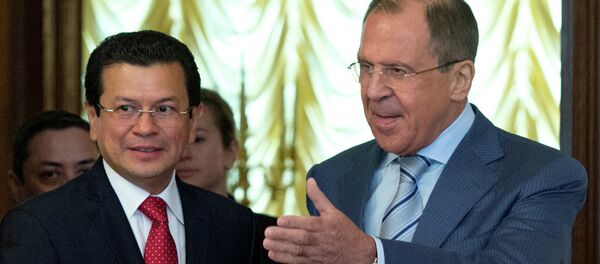 Ministros de Exteriores de Salvador y de Rusia, Hugo Martínez y Serguéi Lavrov Ministros de Exteriores de Salvador y de Rusia, Hugo Martínez y Serguéi Lavrov - Sputnik Mundo