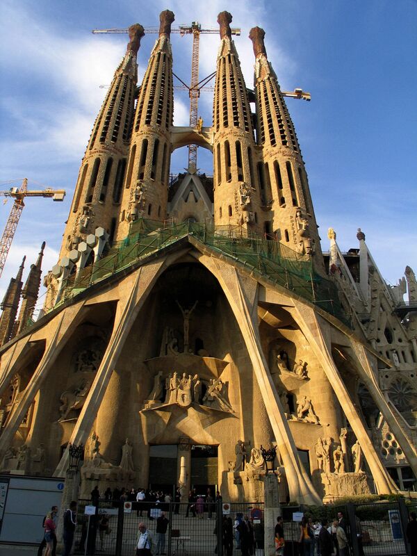 Sagrada Familia, la obra de Antonio Gaudí en Barcelona Sagrada Familia, la obra de Antonio Gaudí en Barcelona - Sputnik Mundo