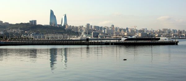 Vista de la capital de Azerbayán Baku y el Mar Caspio - Sputnik Mundo
