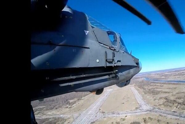 Un vuelo a bordo del Ka-52 Alligator - Sputnik Mundo