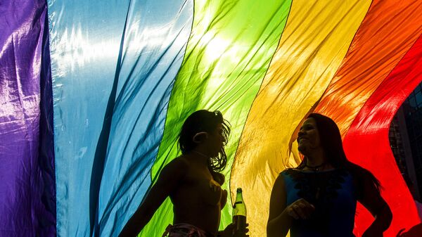 Bandera arcoíris, símbolo del movimiento LGBT - Sputnik Mundo