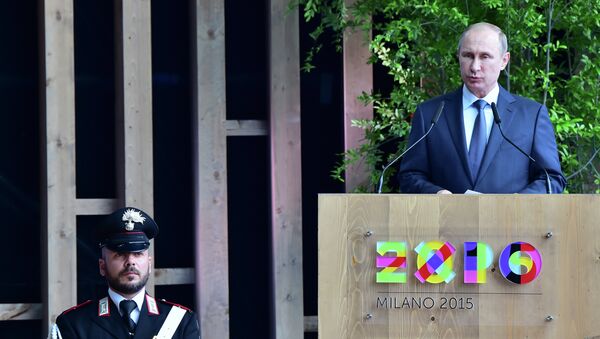 Presidente de Rusia, Vladímir Putin, en la inauguración del día de Rusia en la EXPO 2015 - Sputnik Mundo