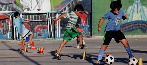 Fútbol infantil - Sputnik Mundo
