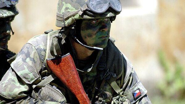 Un soldado checo - Sputnik Mundo