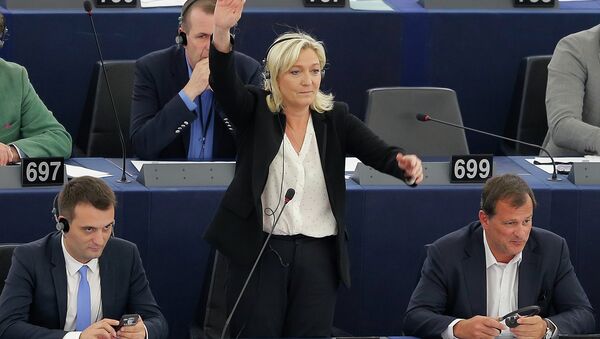Marine Le Pen, líder del partido Frente Nacional Marine Le Pen, líder del partido Frente Nacional - Sputnik Mundo