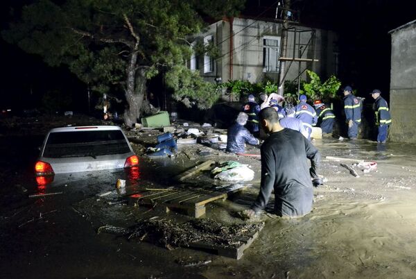 En poder de las aguas: inundaciones en Tbilisi - Sputnik Mundo