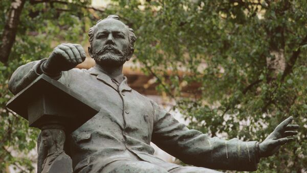 Monumento a Tchaikovski en el centro de Moscú - Sputnik Mundo