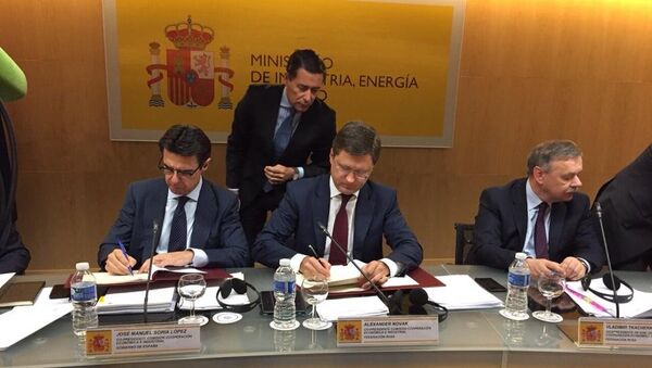 José Manuel Soria, ministro de Industria, Energía y Turismo de España y Alexandr Nóvak, ministro de Energía de Rusia - Sputnik Mundo