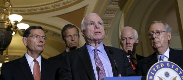 John McCain, senador estadounidense - Sputnik Mundo