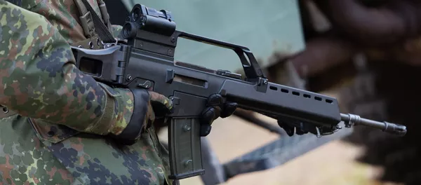 Soldado con un fusil HK (archivo) Soldado con un fusil HK (archivo) - Sputnik Mundo