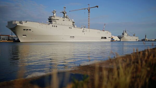 Portahelicópteros de la clase Mistral en el astillero de Saint-Nazaire, Francia - Sputnik Mundo