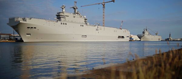 Portahelicópteros de la clase Mistral en el astillero de Saint-Nazaire, Francia - Sputnik Mundo
