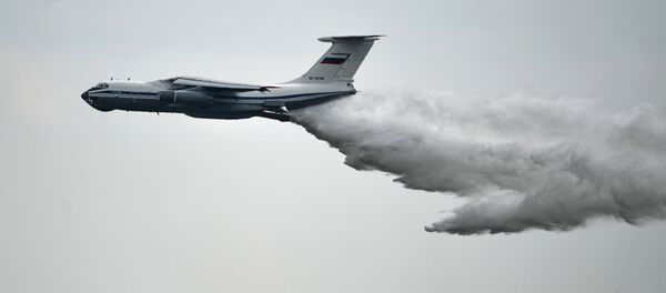 Avión Il-76 en acción - Sputnik Mundo