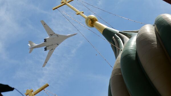 Bombardero estratégico Tupolev Tu-160 - Sputnik Mundo