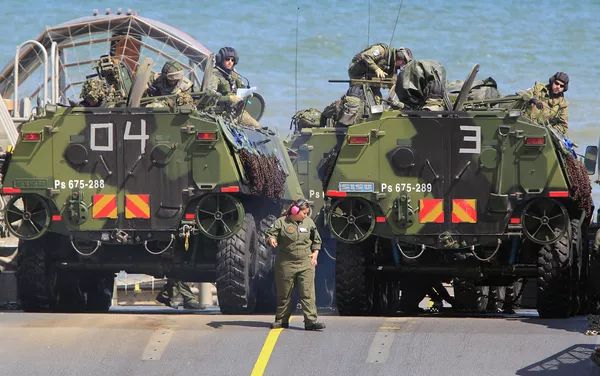 Tropas de la OTAN participan en ejercicios militares en el Mar Báltico, cerca de las fronteras con Rusia. Polonia, 17 de junio de 2015 Tropas de la OTAN participan en ejercicios militares en el Mar Báltico, cerca de las fronteras con Rusia. Polonia, 17 de junio de 2015 - Sputnik Mundo