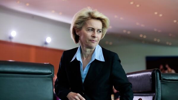 Ursula von der Leyen, ministra de Defensa de Alemania - Sputnik Mundo