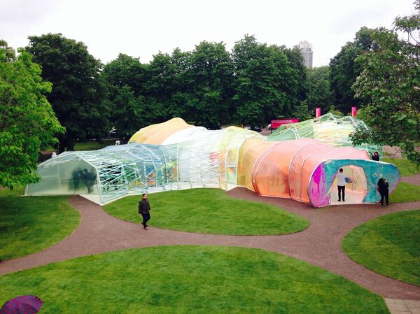 Galería Serpentine en los jardines Kensington de Londres - Sputnik Mundo