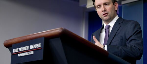 Josh Earnest, secretario de prensa del presidente de EEUU Josh Earnest, secretario de prensa del presidente de EEUU - Sputnik Mundo