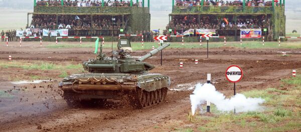 Tanque T-72B3 en los Juegos Militares 2015 de Rusia - Sputnik Mundo