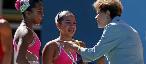 Dilma Rousseff visita las instalaciones de natación del Parque Olímpico de Río de Janeiro - Sputnik Mundo