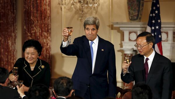 Vicepremier de República Popular de China, Liu Yandong, secretario de Estado de EEUU, John Kerry y miembro del Consejo de Estado chino, Yang Jiechi - Sputnik Mundo