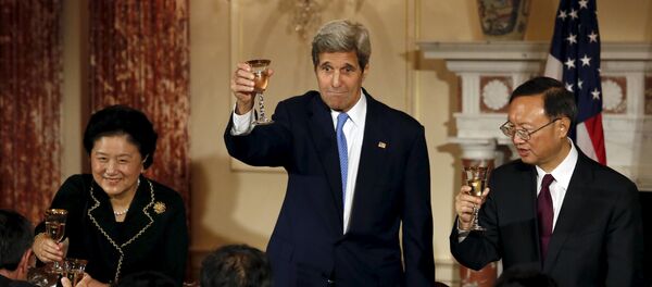 Vicepremier de República Popular de China, Liu Yandong, secretario de Estado de EEUU, John Kerry y miembro del Consejo de Estado chino, Yang Jiechi - Sputnik Mundo