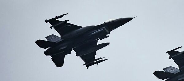 Cazas F-16 (archivo) - Sputnik Mundo