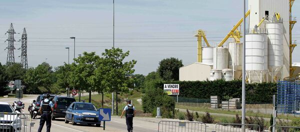 Lugar del ataque terrorista a la fábrica de gas industrial en el departamento de Isere (Francia) Lugar del ataque terrorista a la fábrica de gas industrial en el departamento de Isere (Francia) - Sputnik Mundo