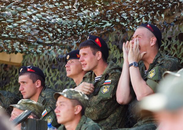 Biatlón con tanques en la provincia de Volgogrado - Sputnik Mundo