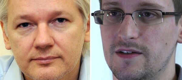 Fundador de Wikileaks, Julian Assange, y exanalista de la CIA, Edward Snowden Fundador de Wikileaks, Julian Assange, y exanalista de la CIA, Edward Snowden - Sputnik Mundo
