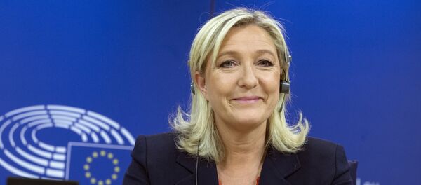 Marine Le Pen,  presidenta del partido Frente Nacional - Sputnik Mundo