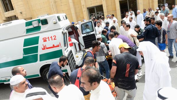 Situación después la explosión suicida en la mezquita chií Imán al Sadik en Kuwait - Sputnik Mundo