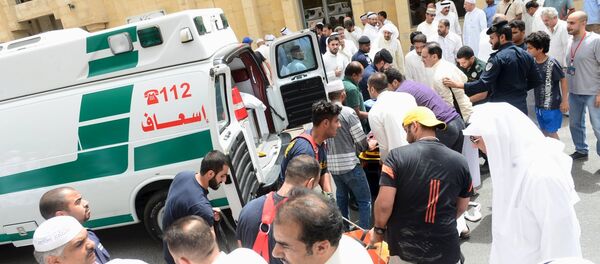 Situación después la explosión suicida en la mezquita chií Imán al Sadik en Kuwait Situación después la explosión suicida en la mezquita chií Imán al Sadik en Kuwait - Sputnik Mundo