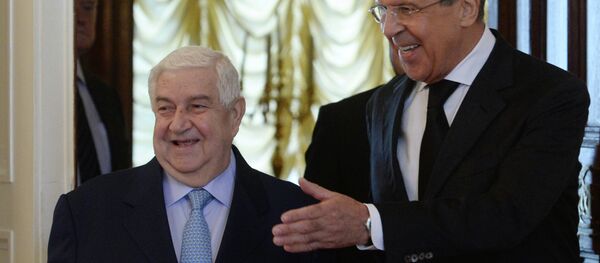 Ministro de Asuntos Exteriores de Siria, Walid Muallem y ministro de Asuntos Exteriores de Rusia, Serguéi Lavrov - Sputnik Mundo
