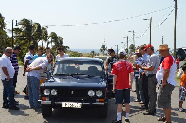 Automóvil Lada en Cuba - Sputnik Mundo