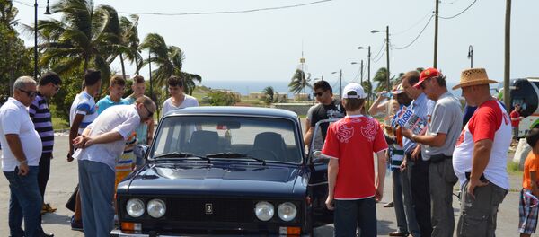 Automóvil Lada en Cuba - Sputnik Mundo