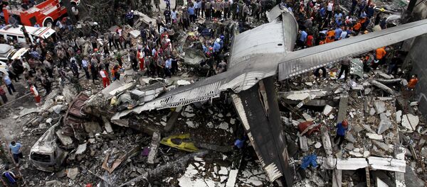 Lugar del accidente del avión militar C-130 Hercules en Indonesia - Sputnik Mundo