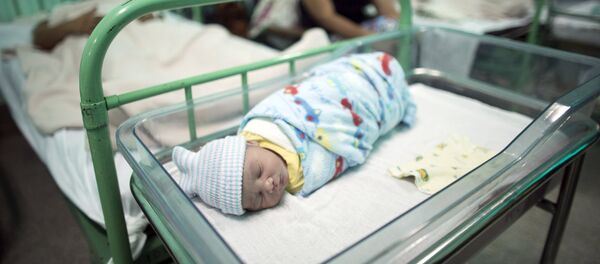 Cuba, primer país del mundo en eliminar transmisión madre-hijo de VIH - Sputnik Mundo