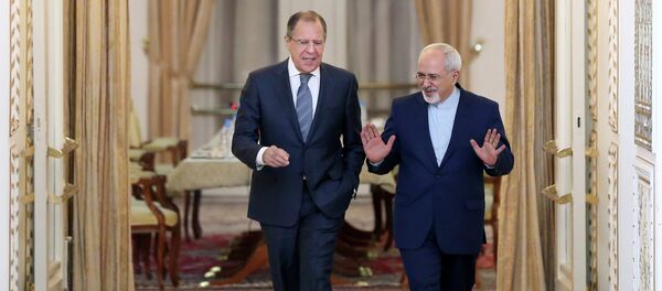 Ministro de Exteriores de Rusia, Serguéi Lavrov, y Ministro de Exteriores de Irán, Mohamad Yavad Zarif (Archivo) - Sputnik Mundo