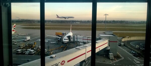 El aeropuerto británico de Heathrow - Sputnik Mundo